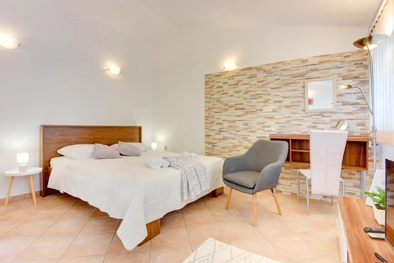 Holiday Home Batel Pula Kroatien