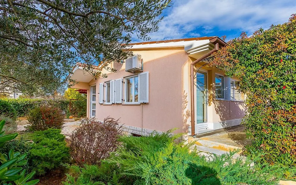 Holiday Home Batel Pula 0*,